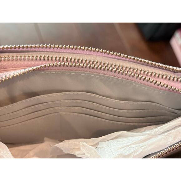Lululemon Curved Wristlet Clutch W9FZ4S in MEPK Meadowsweet Pink NWT - Picture 6 of 13